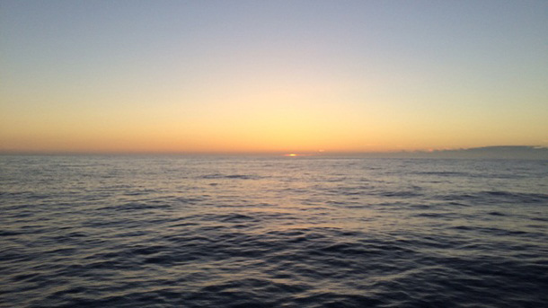 船上から見た夕日